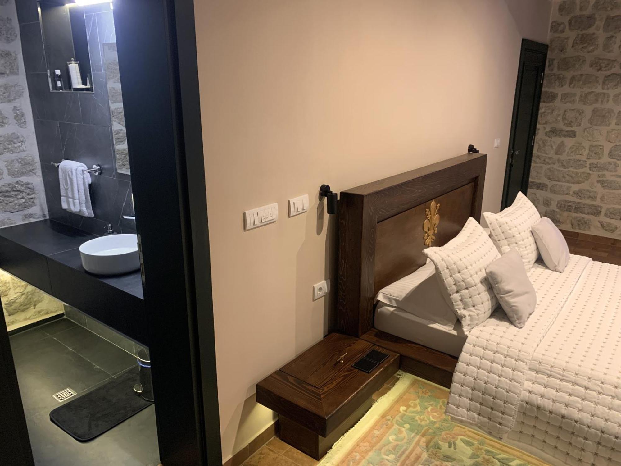 Kazin Supreme Hotel Котор Екстериор снимка