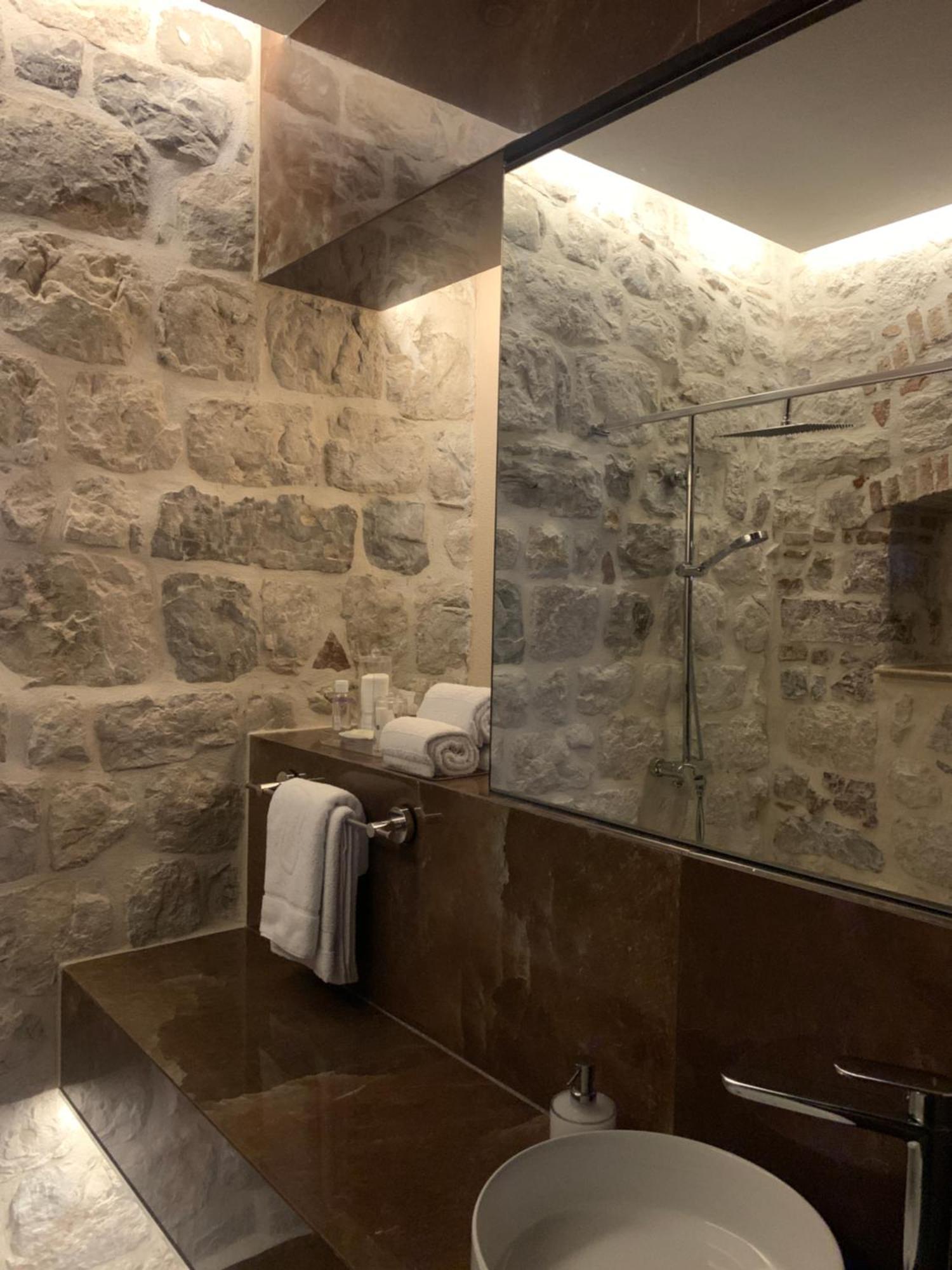 Kazin Supreme Hotel Котор Екстериор снимка