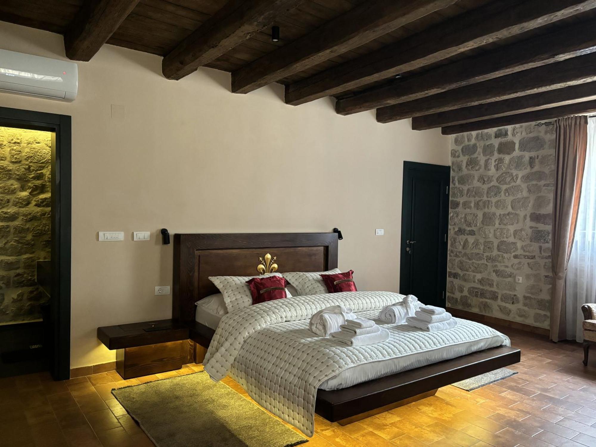 Kazin Supreme Hotel Котор Екстериор снимка