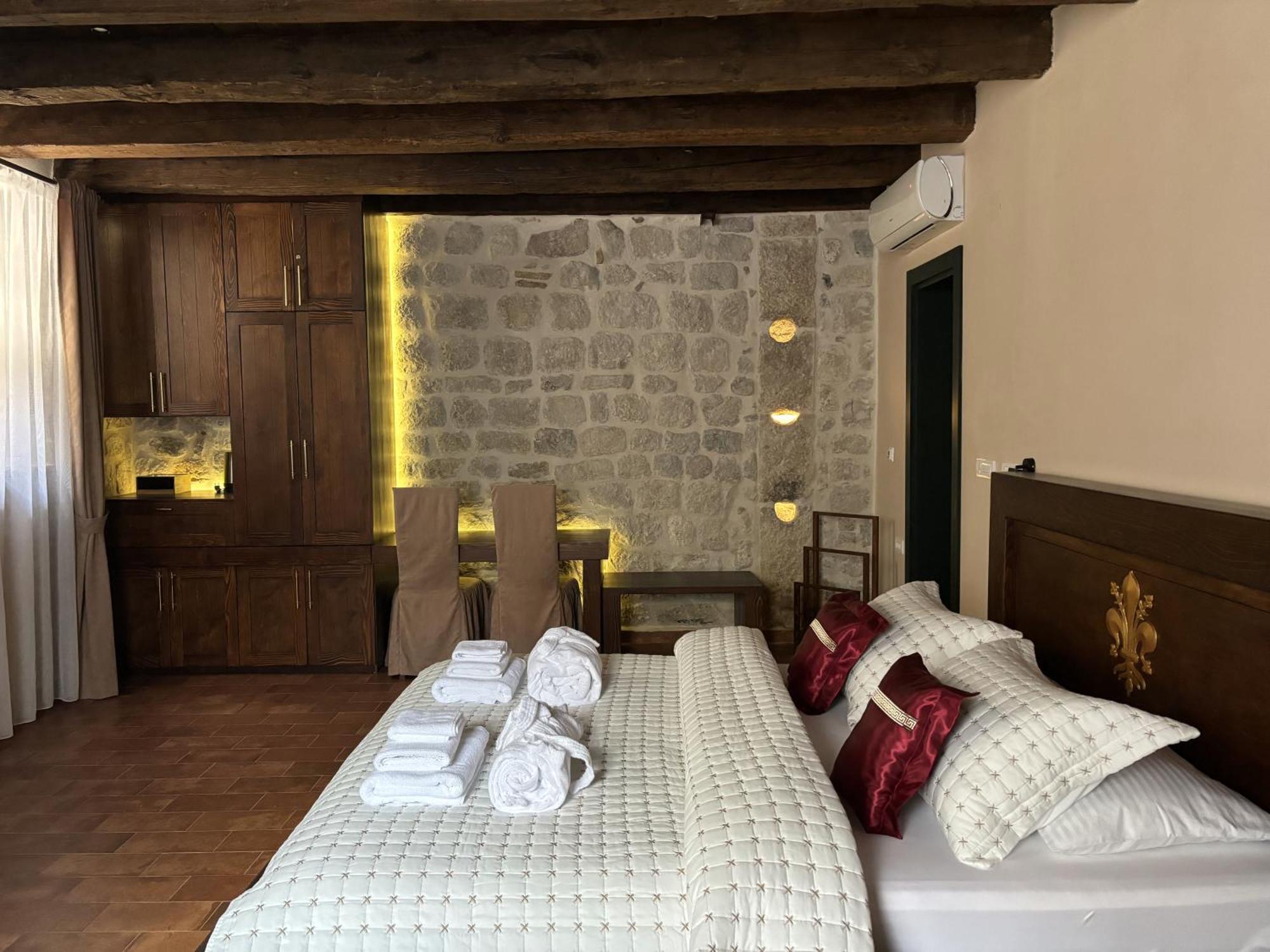 Kazin Supreme Hotel Котор Екстериор снимка