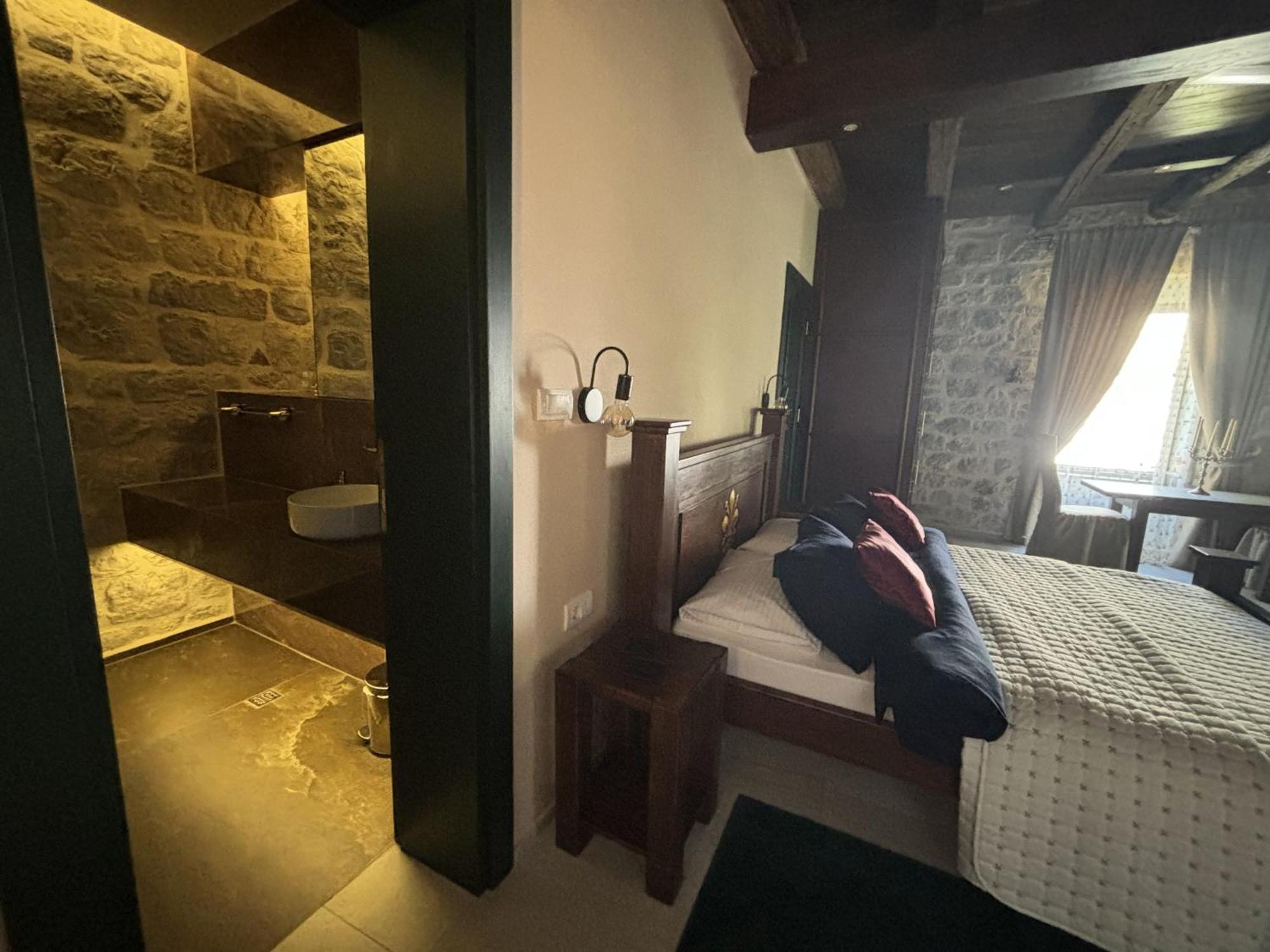 Kazin Supreme Hotel Котор Екстериор снимка