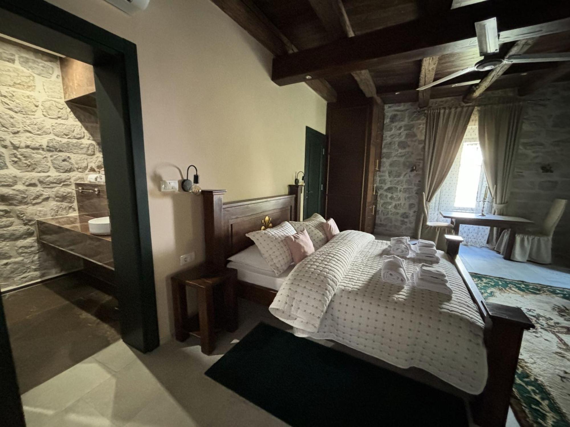 Kazin Supreme Hotel Котор Екстериор снимка