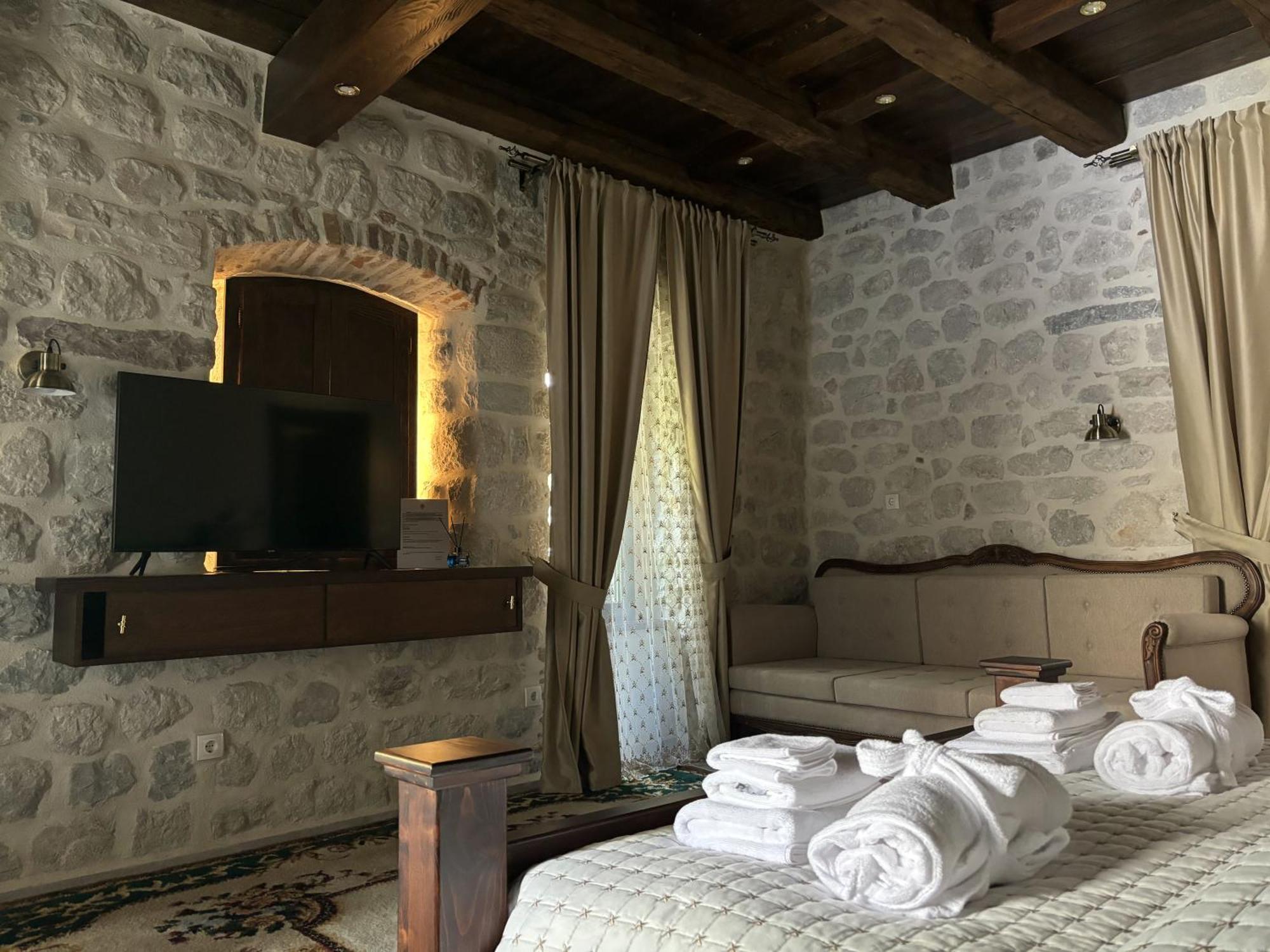 Kazin Supreme Hotel Котор Екстериор снимка